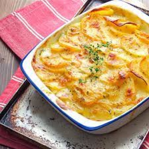 Baked potatoes with béchamel